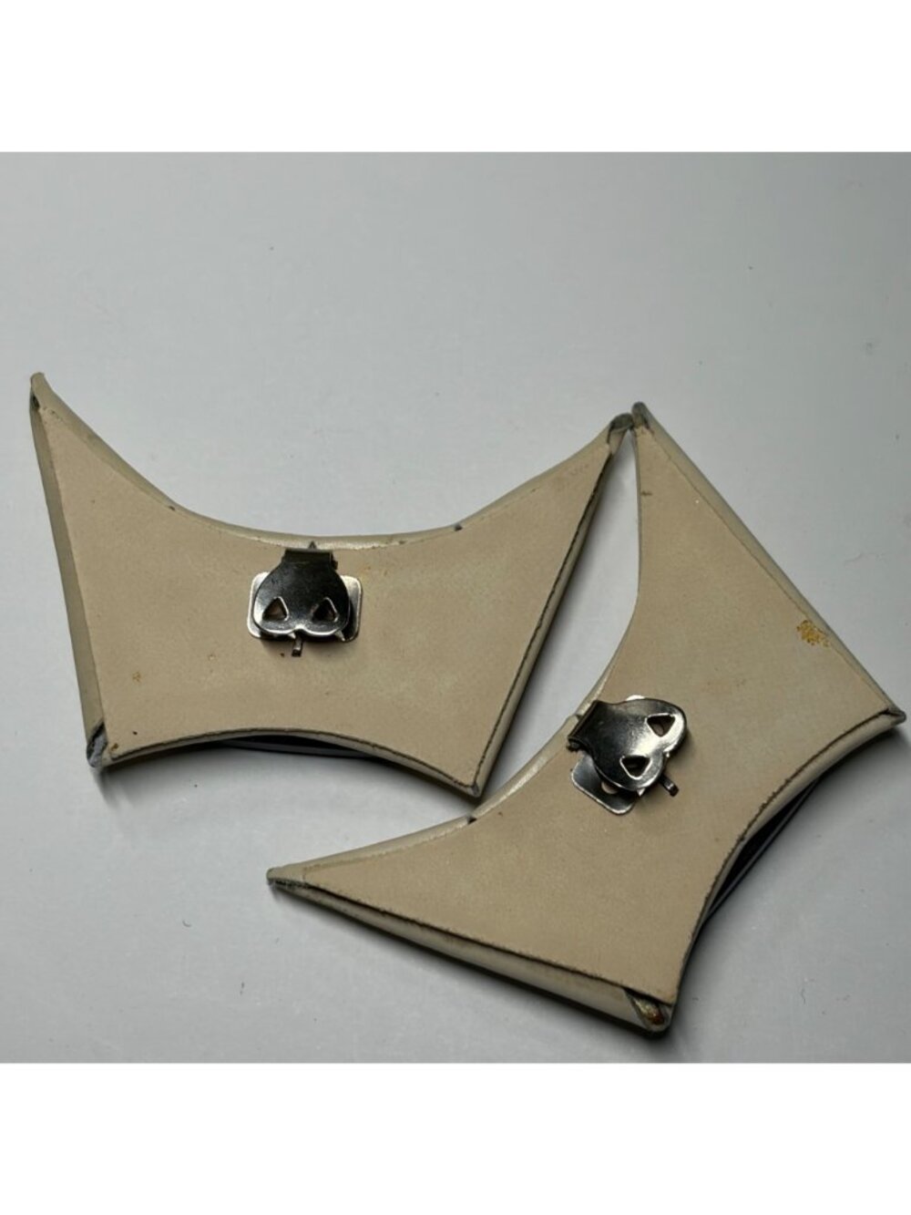 Vintage Beige Shoe Clips With brown Accents Retro - Picture 5 of 12